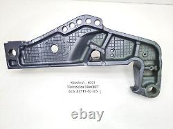 6C5 Yamaha Outboard Engine Motor PORT SIDE TRANSOM BRACKET CLAMP 50 60 70 HP