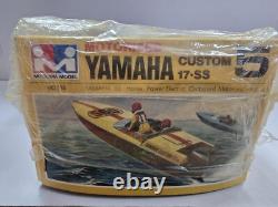 RARE Vintage Mitsuwa model Yamaha custom 17-SS No. 555 motorized Outboard UNUSED