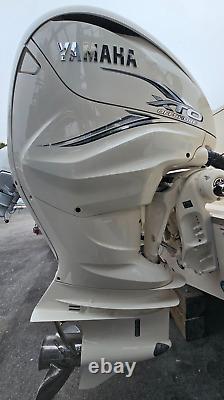 Yamaha 5.6L XTO V8 425 Offshore Outboard Motor Cover MAR-MTRCV-RX-T0