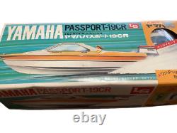 Yamaha Passport-19CR Plastic Assembly Model Kit of Boat with Outboard Motor