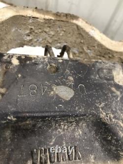 Yamaha outboard engine motor transom mount bracket plate hydraulic cylinder